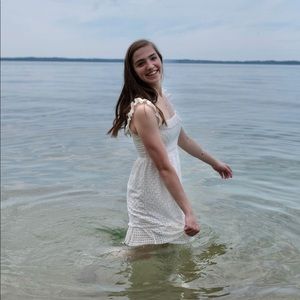 Meet your Posher, Elise